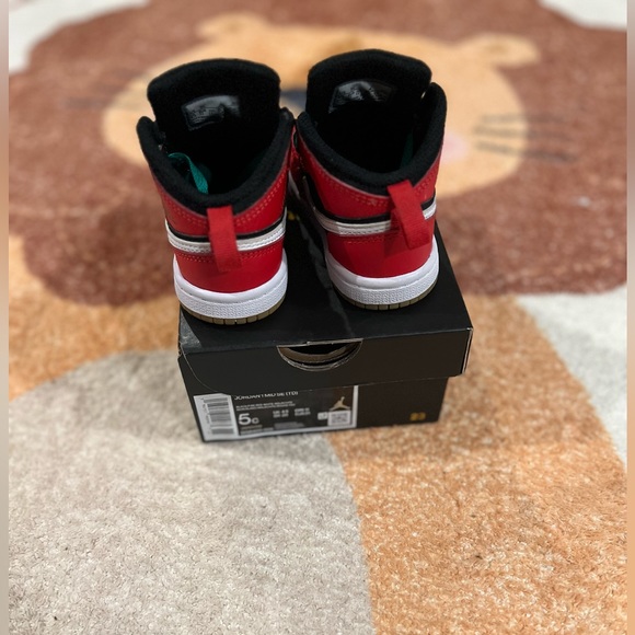Toddler Jordan 1 - Picture 5 of 7